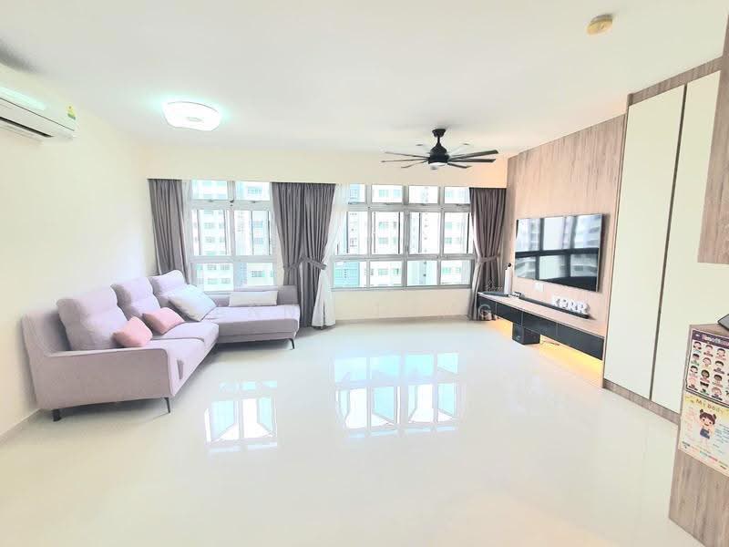 229B Sumang Lane, 229B Sumang Lane, Hougang / Punggol / Sengkang, 3 Bedrooms, 1,216 sqft, HDB Flat For Sale, by Anne Heng, 500272739 - Living Room - PropertyGuru.com.sg
