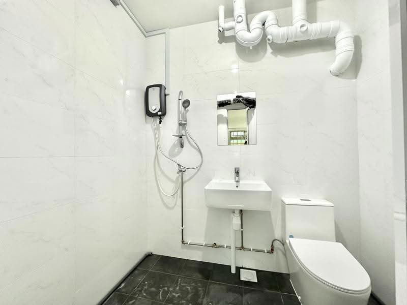 879 Woodlands Street 82, 879 Woodlands Street 82, Admiralty / Woodlands, 3 Bedrooms, 1,345 sqft, HDB Flat For Rent, by May Tan, 500272744 - Bathroom - PropertyGuru.com.sg