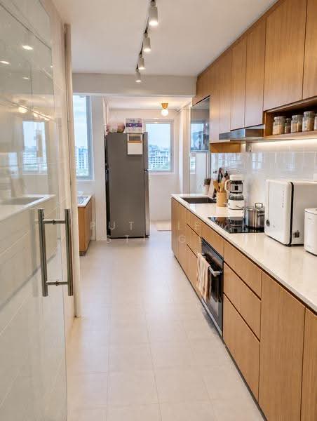 83 Commonwealth Close, 83 Commonwealth Close, Alexandra / Commonwealth, 2 Bedrooms, 764 sqft, HDB Flat For Rent, by Puti Lee Stingl, 500272748 - Kitchen - PropertyGuru.com.sg