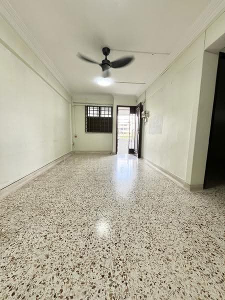 571 Cheng San Court, 571 Ang Mo Kio Avenue 3, Ang Mo Kio / Bishan / Thomson, 2 Bedrooms, 721 sqft, HDB Flat For Sale, by Jennifer Lee, 500272761 - Living Room - PropertyGuru.com.sg