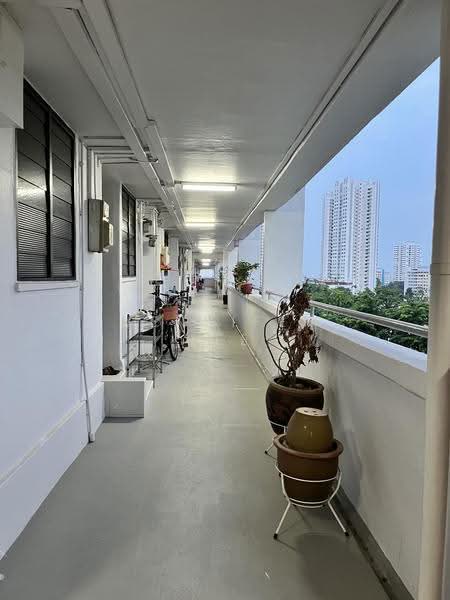 571 Cheng San Court, 571 Ang Mo Kio Avenue 3, Ang Mo Kio / Bishan / Thomson, 2 Bedrooms, 721 sqft, HDB Flat For Sale, by Jennifer Lee, 500272761 - Corridor - PropertyGuru.com.sg