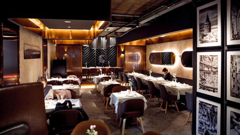 Highly visible 1st floor F&B space 5,440sf @ 4-star Hotel in Jalan Sultan avail May2027, Beach Road / Bugis / Rochor, 5,446 sqft, Food & Beverage For Rent, by Marjorie Teo, 500272769 - Interior - CommercialGuru.com.sg