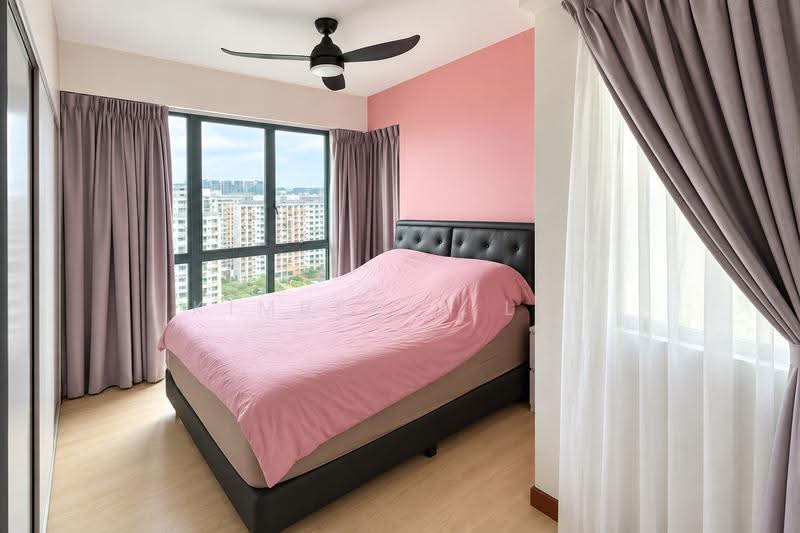 Cheapest and largest >1,100sqft 3B3B & maid's room, 4 mins to LRT, Bukit Batok/Choa Chu Kang/Dairy Farm/Teck Whye, Dairy Farm / Bukit Panjang / Choa Chu Kang, 4 Bedrooms, 1,216 sqft, Condominium For Sale, by Kimberly Lai, 500272775 - Bedroom - PropertyGuru.com.sg