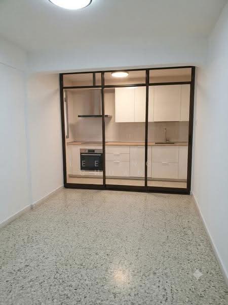 2 Tanjong Pagar Plaza, 2 Tanjong Pagar Plaza, Chinatown / Tanjong Pagar, 2 Bedrooms, 635 sqft, HDB Flat For Sale, by Lee Eng Chuan, 500272784 - Kitchen - PropertyGuru.com.sg