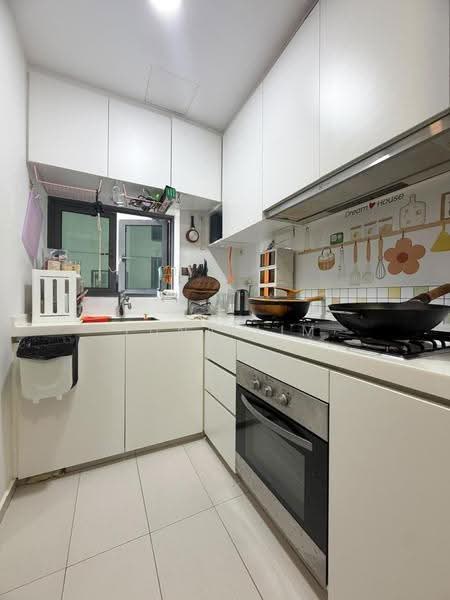 The Topiary, 13 Fernvale Lane, Seletar / Yio Chu Kang, 3 Bedrooms, 1,087 sqft, Condominium For Sale, by Yuna Lim, 500272787 - Kitchen - PropertyGuru.com.sg