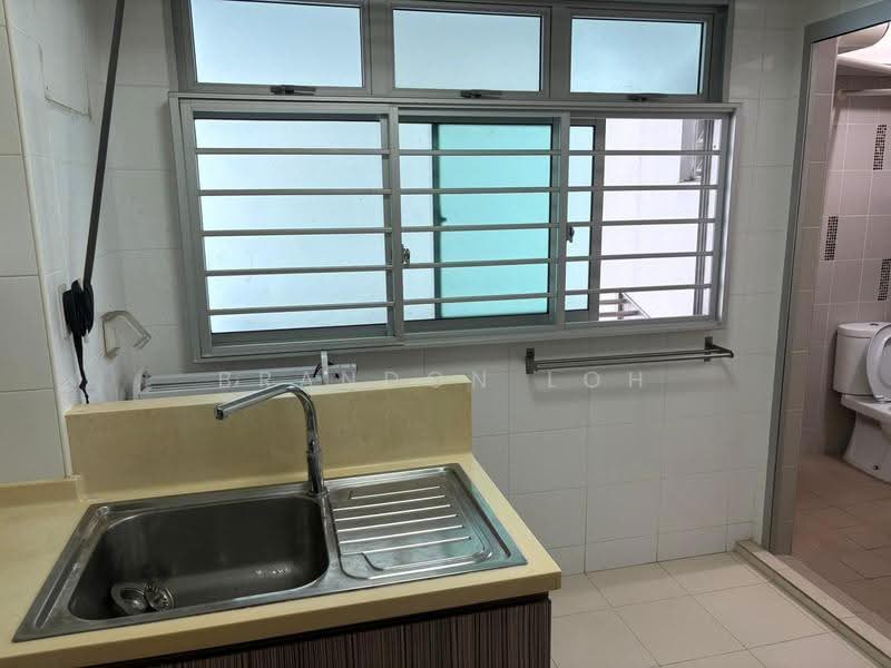 180D Rivervale Crescent, 180D Rivervale Crescent, Hougang / Punggol / Sengkang, 1 Bedroom, 470 sqft, HDB Flat For Rent, by Brandon Loh, 500272793 - Bathroom - PropertyGuru.com.sg