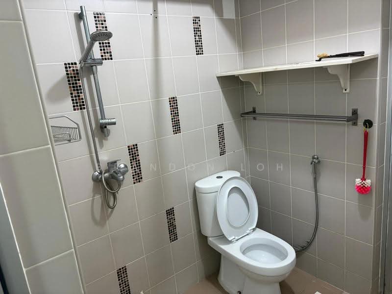 180D Rivervale Crescent, 180D Rivervale Crescent, Hougang / Punggol / Sengkang, 1 Bedroom, 470 sqft, HDB Flat For Rent, by Brandon Loh, 500272793 - Bathroom - PropertyGuru.com.sg
