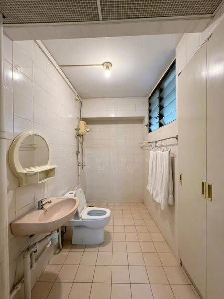 756 Woodlands Avenue 4, 756 Woodlands Avenue 4, Admiralty / Woodlands, 3 Bedrooms, 1,098 sqft, HDB Flat For Sale, by Dominik Chow, 500272800 - Bathroom - PropertyGuru.com.sg