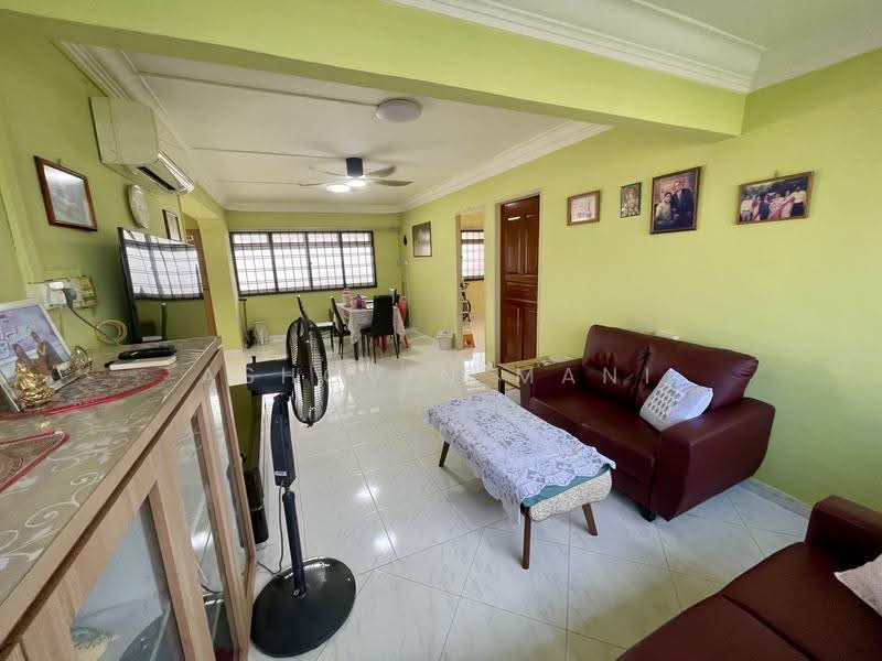 832 Jurong West Street 81, 832 Jurong West Street 81, Boon Lay / Jurong / Tuas, 4 Bedrooms, 1,368 sqft, HDB Flat For Sale, by Ashcvin Mani, 500272823 - Living Room - PropertyGuru.com.sg