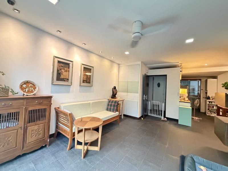 Gardenvista, 950 Dunearn Road, Clementi Park / Upper Bukit Timah, 4 Bedrooms, 1,345 sqft, Condominium For Sale, by Joey Tan, 500272833 - Living Room - PropertyGuru.com.sg