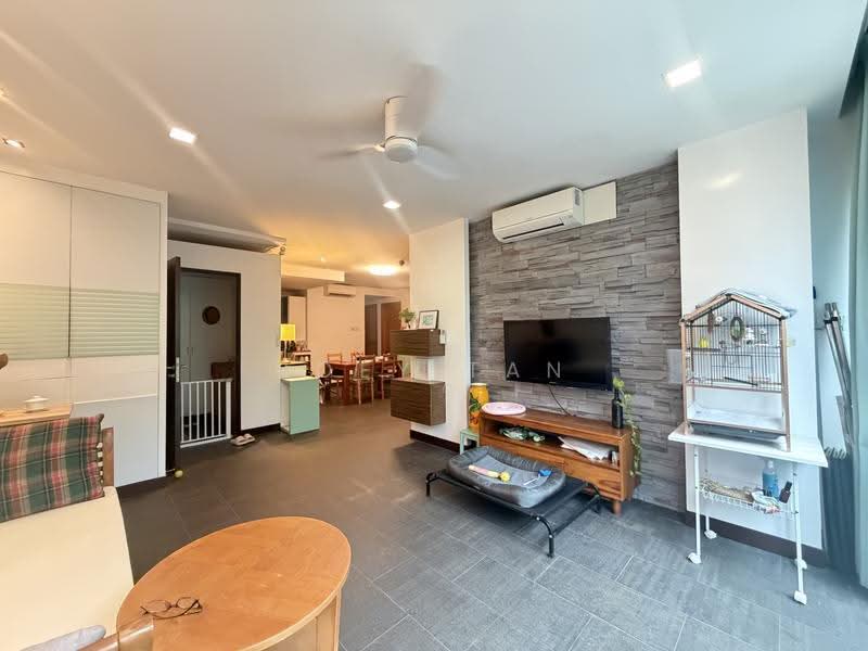 Gardenvista, 950 Dunearn Road, Clementi Park / Upper Bukit Timah, 4 Bedrooms, 1,345 sqft, Condominium For Sale, by Joey Tan, 500272833 - Living Room - PropertyGuru.com.sg