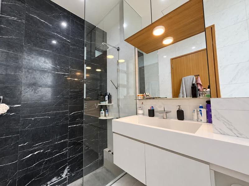 The Lanai, 140 Hillview Avenue, Dairy Farm / Bukit Panjang / Choa Chu Kang, 2 Bedrooms, 947 sqft, Condominium For Sale, by Evon Ng, 500272849 - Master Bathroom - PropertyGuru.com.sg