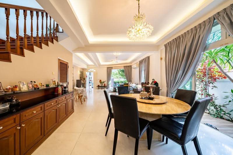 Serangoon Garden Estate, Chartwell Drive, Hougang / Punggol / Sengkang, 6 Bedrooms, 4,000 sqft, Semi-Detached House For Sale, by Jessin Chua, 500272852 - Living Room - PropertyGuru.com.sg