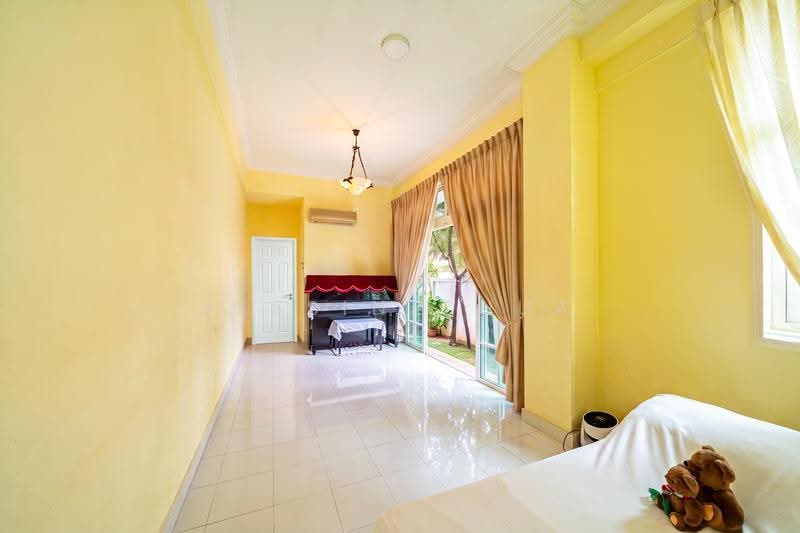 Serangoon Garden Estate, Chartwell Drive, Hougang / Punggol / Sengkang, 6 Bedrooms, 4,000 sqft, Semi-Detached House For Sale, by Jessin Chua, 500272852 - Living Room - PropertyGuru.com.sg