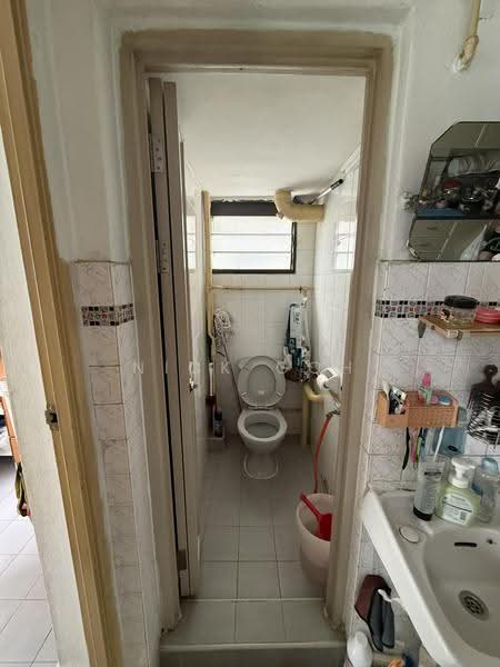 159 Lorong 1 Toa Payoh, 159 Lorong 1 Toa Payoh, Balestier / Toa Payoh, Room Rental, 100 sqft, HDB Flat For Rent, by Nick Goh, 500272858 - Bathroom - PropertyGuru.com.sg