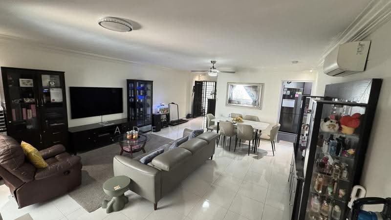 635 Jurong West Street 65, 635 Jurong West Street 65, Boon Lay / Jurong / Tuas, 3 Bedrooms, 1,184 sqft, HDB Flat For Sale, by Aden Yang, 500272863 - Living Room - PropertyGuru.com.sg