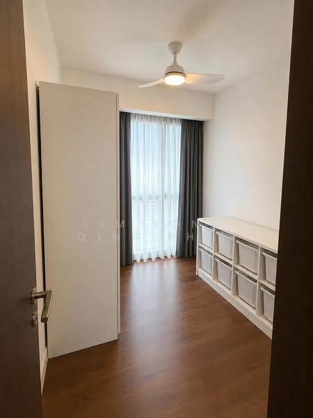 Normanton Park, 57 Normanton Park, Buona Vista / West Coast / Clementi New Town, 3 Bedrooms, 850 sqft, Condominium For Sale, by Lim Yong Qing Phil, 500272866 - Common Bedroom - PropertyGuru.com.sg