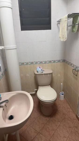 674A Jurong West Street 65, 674A Jurong West Street 65, Boon Lay / Jurong / Tuas, Room Rental, 120 sqft, HDB Flat For Rent, by Thng Lisa, 500272867 - Bathroom - PropertyGuru.com.sg