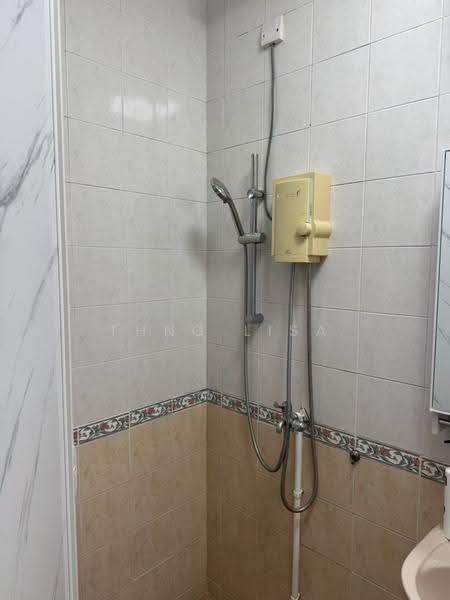 674A Jurong West Street 65, 674A Jurong West Street 65, Boon Lay / Jurong / Tuas, Room Rental, 120 sqft, HDB Flat For Rent, by Thng Lisa, 500272867 - Bathroom - PropertyGuru.com.sg