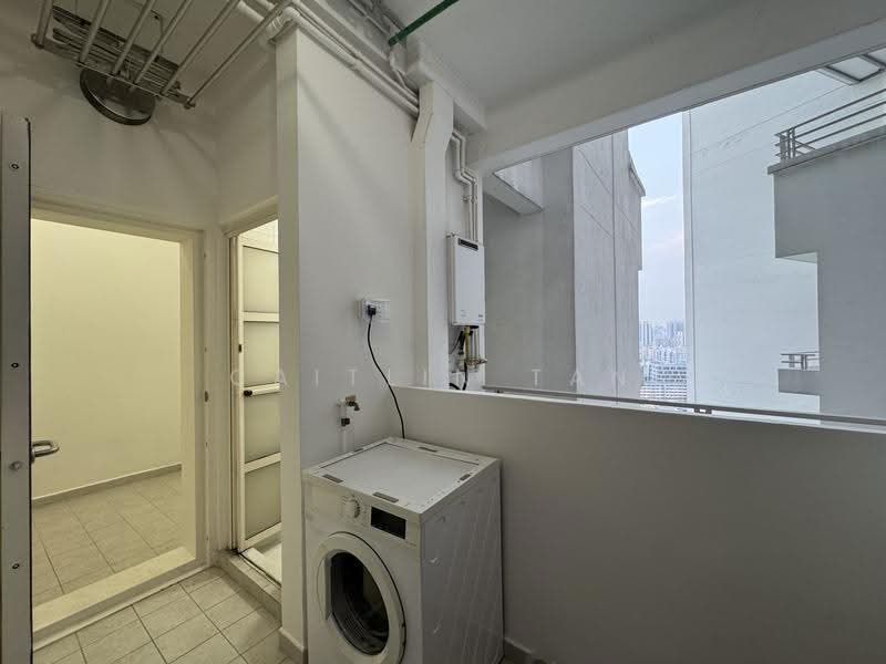 Bishan Loft, 31 Bishan Street 11, Ang Mo Kio / Bishan / Thomson, 4 Bedrooms, 1,464 sqft, Condominium For Rent, by Caitlin Tan, 500272885 - Spacious Laundry Utility Yard - PropertyGuru.com.sg