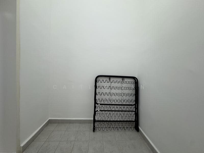 Bishan Loft, 31 Bishan Street 11, Ang Mo Kio / Bishan / Thomson, 4 Bedrooms, 1,464 sqft, Condominium For Rent, by Caitlin Tan, 500272885 - Spacious Helper's room or Store - PropertyGuru.com.sg