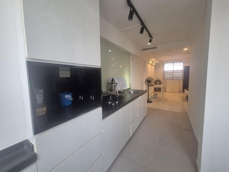 18 Taman Ho Swee, 18 Taman Ho Swee, Alexandra / Commonwealth, 2 Bedrooms, 581 sqft, HDB Flat For Sale, by Annie Tan, 500272888 - PropertyGuru.com.sg
