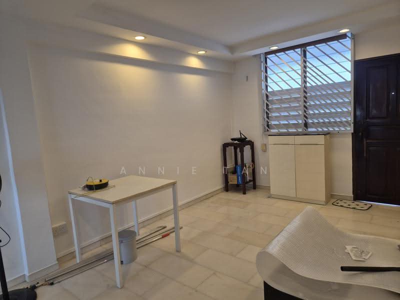 18 Taman Ho Swee, 18 Taman Ho Swee, Alexandra / Commonwealth, 2 Bedrooms, 581 sqft, HDB Flat For Sale, by Annie Tan, 500272888 - PropertyGuru.com.sg