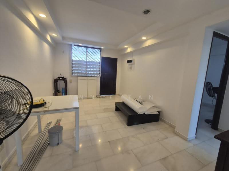 18 Taman Ho Swee, 18 Taman Ho Swee, Alexandra / Commonwealth, 2 Bedrooms, 581 sqft, HDB Flat For Sale, by Annie Tan, 500272888 - PropertyGuru.com.sg