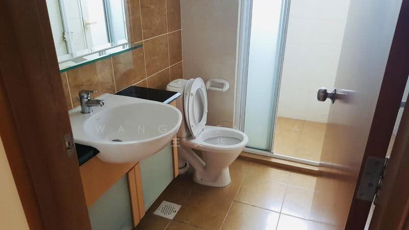 Lilydale, 558 Yishun Ave 6, Sembawang / Yishun, 3 Bedrooms, 1,238 sqft, Condominium For Rent, by Wang Wenhua 王文华, 500272900 - Bathroom - PropertyGuru.com.sg