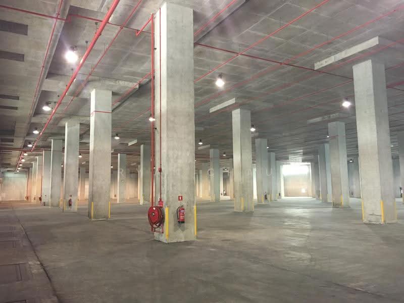 Ground | 8m Clear | 14 Bays @ Jurong East, Jurong East, Boon Lay / Jurong / Tuas, 100,000 sqft, Warehouse For Rent, by Ryan Chau, 500272914 - Car Park - CommercialGuru.com.sg