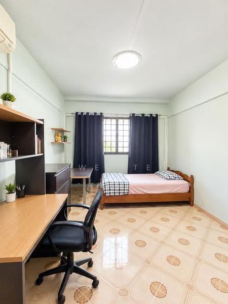 401 Jurong West Street 42, 401 Jurong West Street 42, Boon Lay / Jurong / Tuas, 3 Bedrooms, 1,464 sqft, HDB Flat For Sale, by Liwen Teo, 500272923 - Bedroom - PropertyGuru.com.sg