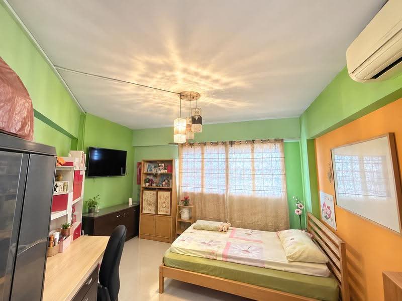 401 Jurong West Street 42, 401 Jurong West Street 42, Boon Lay / Jurong / Tuas, 3 Bedrooms, 1,464 sqft, HDB Flat For Sale, by Liwen Teo, 500272923 - Bedroom - PropertyGuru.com.sg
