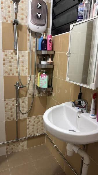 525 Bukit Batok Street 52, 525 Bukit Batok Street 52, Dairy Farm / Bukit Panjang / Choa Chu Kang, Room Rental, 120 sqft, HDB Flat For Rent, by Marcus Bee, 500272925 - Bathroom - PropertyGuru.com.sg