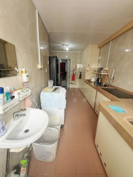 127 Bukit Batok West Avenue 6, 127 Bukit Batok West Avenue 6, Dairy Farm / Bukit Panjang / Choa Chu Kang, 3 Bedrooms, 1,109 sqft, HDB Flat For Sale, by Christine Peng 彭婷婷, 500272926 - Kitchen - PropertyGuru.com.sg