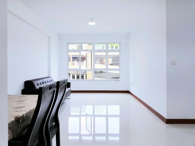 217C Sumang Walk, 217C Sumang Walk, Hougang / Punggol / Sengkang, 3 Bedrooms, 990 sqft, HDB Flat For Rent, by Stefan Tan, 500272929 - Living Room - PropertyGuru.com.sg