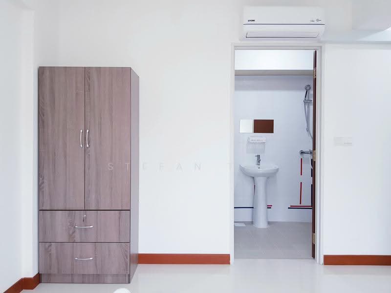 217C Sumang Walk, 217C Sumang Walk, Hougang / Punggol / Sengkang, 3 Bedrooms, 990 sqft, HDB Flat For Rent, by Stefan Tan, 500272929 - Bathroom - PropertyGuru.com.sg