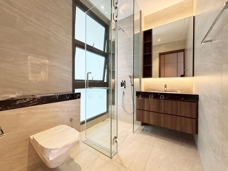 TOP SOON! Over 7100sqft Best Value Brand New Semi-D, Tanglin / Holland / Bukit Timah, 5 Bedrooms, 7,133 sqft, Semi-Detached House For Sale, by Yvonne Tang, 500272933 - Common Bathroom - PropertyGuru.com.sg