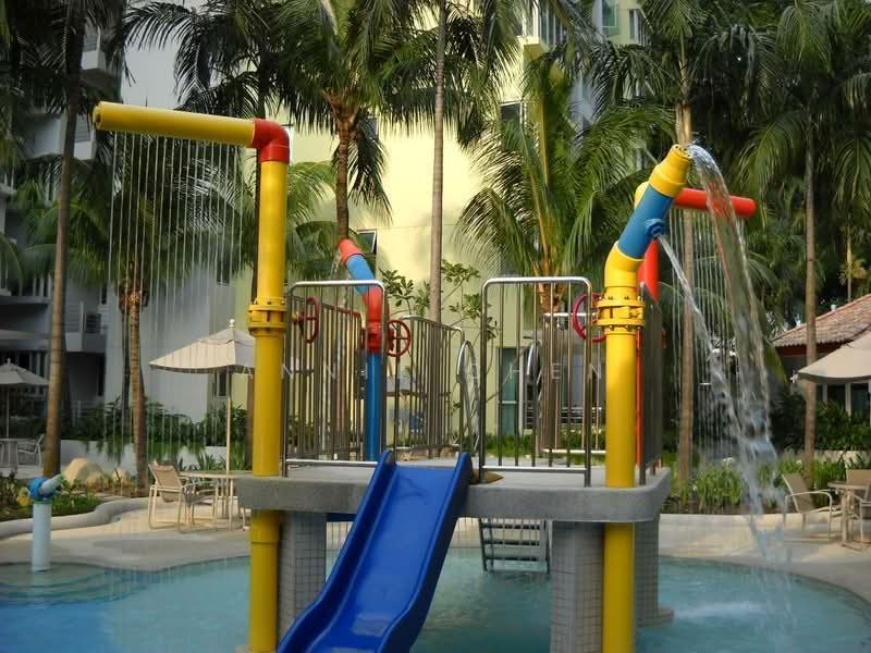 Sunglade, 1 Serangoon Avenue 2, Hougang / Punggol / Sengkang, 3 Bedrooms, 1,044 sqft, Condominium For Rent, by Annie Chen, 500272935 - Pool - PropertyGuru.com.sg