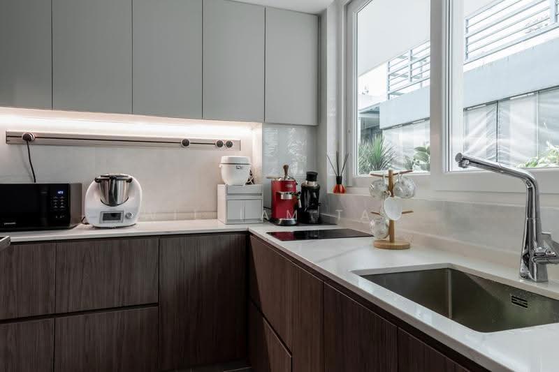 Tai Keng Villas, 90 Jalan Kelichap, Hougang / Punggol / Sengkang, 6 Bedrooms, 3,099 sqft, Terraced House For Sale, by William Tan, 500272941 - Kitchen - PropertyGuru.com.sg