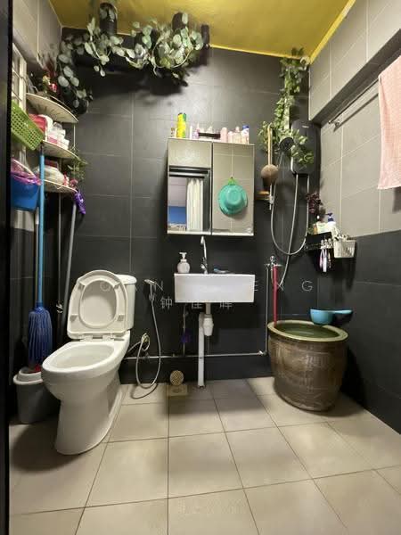 666 Woodlands Ring Road, 666 Woodlands Ring Road, Admiralty / Woodlands, 3 Bedrooms, 936 sqft, HDB Flat For Sale, by Joan Cheng 钟佳晖, 500272956 - Bathroom - PropertyGuru.com.sg