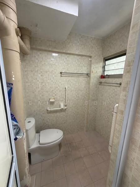105 Towner Road, 105 Towner Road, Balestier / Toa Payoh, 2 Bedrooms, 797 sqft, HDB Flat For Sale, by Daniel Goh, 500272959 - Bathroom - PropertyGuru.com.sg