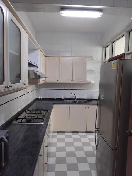 Changi Court, 706 Upper Changi Road East, Bedok / Upper East Coast, 2 Bedrooms, 969 sqft, Condominium For Rent, by Eunice Kong, 500272963 - Kitchen - PropertyGuru.com.sg