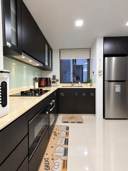 The Inflora, 53 Flora Drive, Changi Airport / Changi Village, 4 Bedrooms, 1,335 sqft, Condominium For Sale, by Edwin Tan, 500272984 - Kitchen - PropertyGuru.com.sg