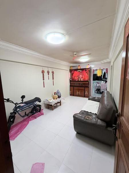 530 Bedok North Street 3, 530 Bedok North Street 3, Bedok / Upper East Coast, 2 Bedrooms, 732 sqft, HDB Flat For Sale, by Johnathan Lim, 500272986 - Living Room - PropertyGuru.com.sg