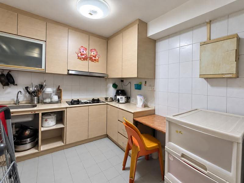 Guilin Court, 10 Geylang Lorong 26, Eunos / Geylang / Paya Lebar, 3 Bedrooms, 1,216 sqft, Condominium For Sale, by Daniel Kok Jun Jie, 500273002 - Kitchen - PropertyGuru.com.sg