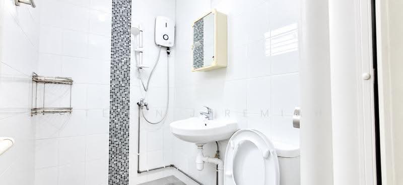 348 Ubi Avenue 1, 348 Ubi Avenue 1, Eunos / Geylang / Paya Lebar, 3 Bedrooms, 904 sqft, HDB Flat For Sale, by Steven Jeremiah, 500273003 - Master Ensuite - PropertyGuru.com.sg