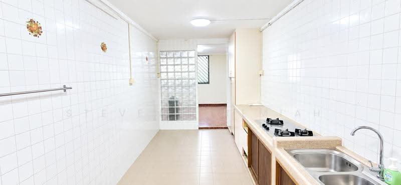 348 Ubi Avenue 1, 348 Ubi Avenue 1, Eunos / Geylang / Paya Lebar, 3 Bedrooms, 904 sqft, HDB Flat For Sale, by Steven Jeremiah, 500273003 - Kitchen - PropertyGuru.com.sg