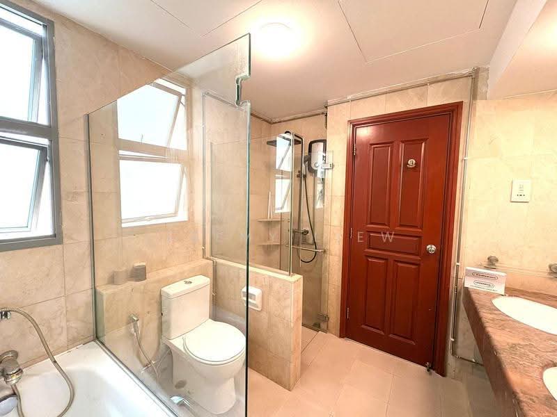 Aspen Heights, 261 River Valley Road, Orchard / River Valley, 4 Bedrooms, 1,324 sqft, Condominium For Rent, by Jeremy Liew, 500273008 - Bathroom - PropertyGuru.com.sg