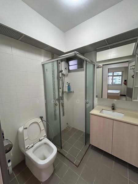 455 Yishun Street 41, 455 Yishun Street 41, Sembawang / Yishun, Room Rental, 156 sqft, HDB Flat For Rent, by Rion Ong, 500273010 - Master Bathroom - PropertyGuru.com.sg