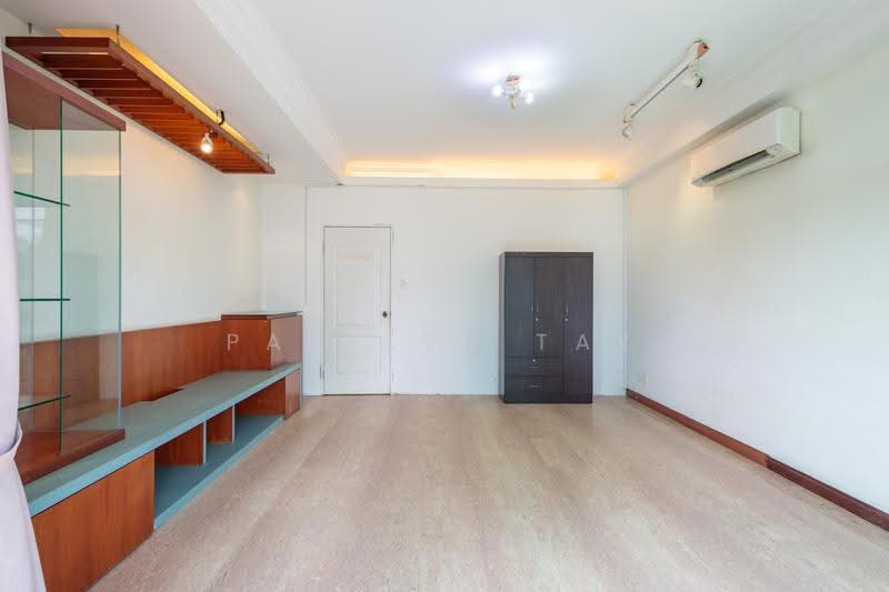 The Aberdeen, 2 Jalan Taman, Balestier / Toa Payoh, 4 Bedrooms, 1,495 sqft, Condominium For Sale, by Paullyn Tay, 500273016 - Living Room - PropertyGuru.com.sg